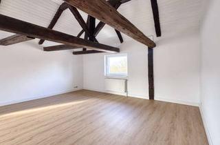 Wohnung mieten in Lübeckerstrasse 14, 23701 Eutin, Zentral in Eutin - Charmante Dachgeschosswohnung mit sichtbaren Holzbalken