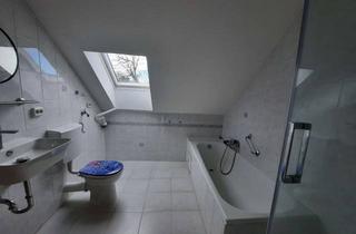 Wohnung mieten in Konrad-Kopp-Straße 2a, 86356 Neusäß, Helle 2-Zimmer Dachgeschosswohnung in Neusäß mit Balkon