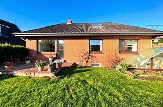 Haus kaufen in 21720 Mittelnkirchen, Wohnbungalow im Alten Land mit Blick auf die Obsthöfe