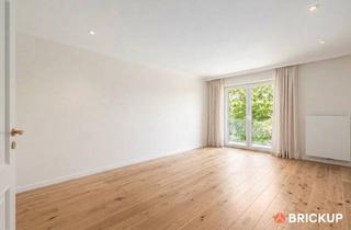 Doppelhaushälfte kaufen in 22393 Poppenbüttel, Großzügige Doppelhaushälfte in grüner Lage – Saniert für Dich