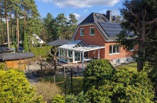 Haus kaufen in 16348 Wandlitz, Ihr Familienhaus mit Wintergarten, Wärmepumpe, Kachelofen, PV-Anlage und 2 Garagen in Wandlitz