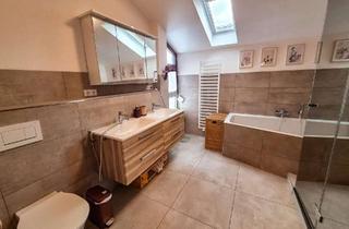 Doppelhaushälfte kaufen in 72768 Reutlingen, Renovierte Doppelhaushälfte mit neuem Garten, Kamin & Garage in Reutlingen-Altenburg