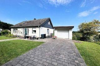 Haus kaufen in 59581 Warstein, Für die große Familie oder Generationen! Wohnhaus (Streif Fertighaus) mit Einliegerwohnung und Garage in Warstein-Belecke!