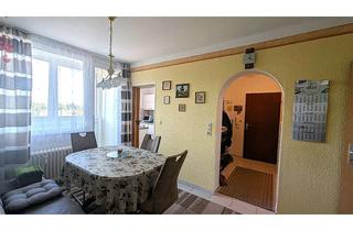 Wohnung kaufen in 28325 Tenever, Charmante Eigentumswohnung in gepflegtem Mehrfamilienhaus mit idealer Raumaufteilung, Garage und Kel