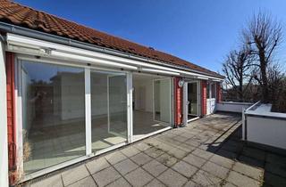 Wohnung kaufen in 70736 Fellbach, Dachgeschoss - Wohnung in Fellbach mit zwei Dachterrassen !