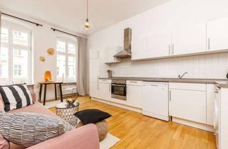 Wohnung kaufen in Ackerstraße 155, 10115 Mitte, Attraktive Altbauwohnung in Bestlage: Helle 2 Zimmer mit Küche und Wannenbad