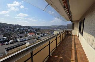 Wohnung kaufen in 97209 Veitshöchheim, Helle Eigentumswohnung mit Weitsicht, Süd-Balkon und Tiefgaragen-Stellplatz zu verkaufen