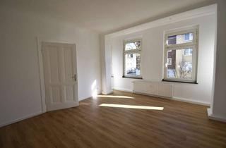 Wohnung mieten in Steubenstraße, 40599 Reisholz, Renovierte Übergabe! 2-Zimmer-Altbau-Whg mit Balkon