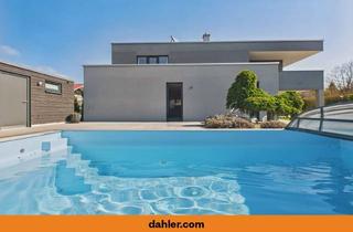 Villa kaufen in 88212 Ravensburg, Großzügige Villa im Bauhausstil mit Indoor- & Outdoor-Pool