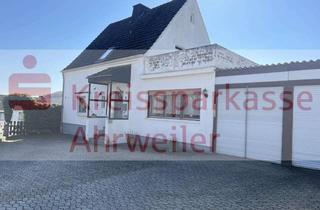 Einfamilienhaus kaufen in 56651 Oberdürenbach, Familienfreundliches Einfamilienhaus mit viel Wohnfläche und großem Grundstück