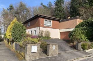 Haus kaufen in 66849 Landstuhl, WINKELBUNGALOW MIT OPTIONALER ELW AUF GROßEM GRUNDSTÜCK IN WALDRANDLAGE AUF DER "ATZEL"