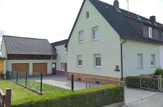 Doppelhaushälfte kaufen in 75045 Walzbachtal, Doppelhaushälfte mit Ausbaupotenzial in bevorzugter Lage – mit Garten & Doppelgarage