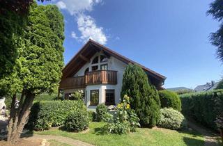 Haus kaufen in 07318 Saalfeld, Lichtdurchflutetes 6-Zimmer-Haus mit Kamin, Balkon & Terrasse, Garten mit Pool und zwei Garagen