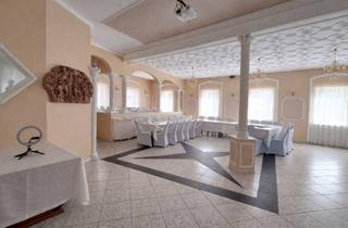 Mehrfamilienhaus kaufen in 67724 Gonbach, Historisches Mehrfamilienhaus mit Gaststätte und Festsaal