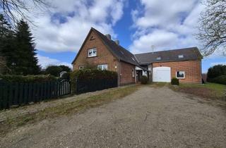 Mehrfamilienhaus kaufen in 23744 Schönwalde, Mehrfamilienhaus mit drei mietfreien Wohneinheiten und großem Grundstück in Schönwalde zur Verfügung