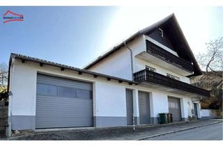 Haus kaufen in 91719 Heidenheim, Viel Platz für zwei Familien – ZFH mit Balkon, Terrasse und großem Grundstück in 91719 Heidenheim