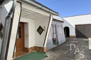 Einfamilienhaus kaufen in 39439 Güsten, Raum für Ideen: Haus mit Potential, Garage & Werkstatt in Güsten