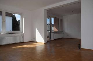 Wohnung mieten in 31139 Hildesheim, Charmante 3,5 Zimmer Wohnung mit großzügigem Wohn-/Essbereich und Garage