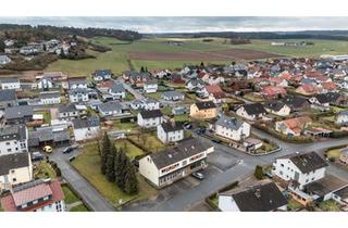 Haus kaufen in 34471 Volkmarsen, Großzügiges Familienhaus mit Terrasse, Balkon und zwei Garagen