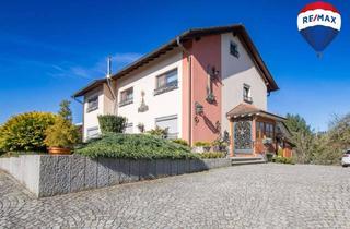 Haus kaufen in 79802 Dettighofen, Traumhaft gelegenes Zweifamilienhaus mit tollem Garten und Pool in Berwangen