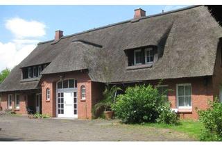 Haus kaufen in 24568 Oersdorf, Exklusives Reetdachanwesen im Sylt-Look, in traumhafter Lage