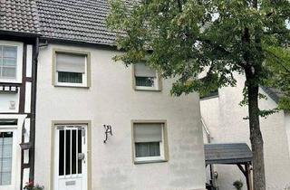 Haus kaufen in 59581 Warstein, Preiswert in die eigenen vier Wände! Haushälfte mit liebevollem Garten und viel Gestaltungspotenzial