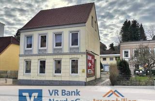 Mehrfamilienhaus kaufen in 24939 Flensburg, Zwei Häuser, ein Investment - Solides Mehrfamilienhaus-Ensemble mit Entwicklungschancen
