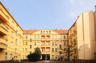 Wohnung kaufen in 13187 Berlin, Berlin - Bezugsfreie 2-Zimmer-Altbauwohnung in Berlin Pankow mit Balkon
