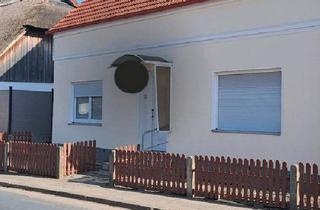 Einfamilienhaus kaufen in 17440 Kröslin, Kröslin - Einfamilienhaus mit drei Wohnungen