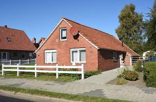 Haus kaufen in 26871 Papenburg, Papenburg - Leerstehendes, gemütliches Fehnhaus, Kanallage, nahe dem Badesee!