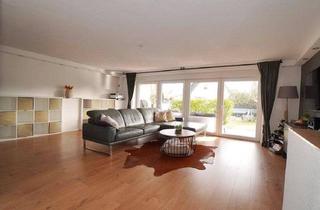 Wohnung kaufen in 33649 Bielefeld, Bielefeld / Quelle - Modernisierte Erdgeschosswohnung mit Terrasse, Garten und Garage in einer Doppelhaushälfte