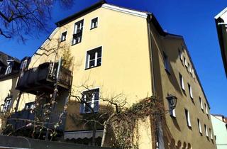 Wohnung kaufen in 93047 Innenstadt, 2-Zimmer-Eigentumswohnung in Regensburg-Altstadt – Dachterrasse, Wellnessbad & Donaunähe