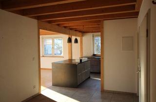 Wohnung kaufen in 73663 Berglen, Modernisierte Hochparterre-Wohnung (4 Zimmer) in Dreifamilienhaus