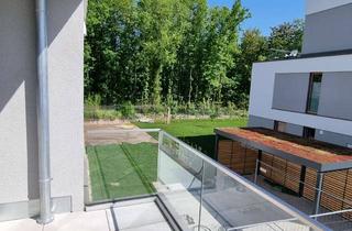 Wohnung mieten in Pembabogen 13, 13587 Spandau, Geschmackvolle und geräumige Wohnung mit zwei Zimmern sowie Balkon in Berl