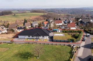 Einfamilienhaus kaufen in 57537 Forst, Freistehendes Luxus-Einfamilienhaus im Bungalowstil - Ihr perfekter Rückzugsort mit Pool & Garten