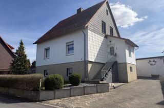 Haus kaufen in 37139 Adelebsen, Freistehendes EFH mit Potenzial auf schönem Grundstück