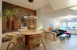 Reihenhaus kaufen in 65812 Bad Soden, Modernes Reihenhaus mit EBK, Kamin, 3 Bädern, großem Garten, 2 Balkonen und Garage in Neuenhain