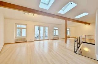Büro zu mieten in 80799 Maxvorstadt, Im Alleinauftrag | Traumhaftes Büro auf zwei Ebenen mit eigener Dachterrasse