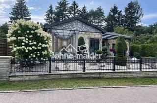 Haus kaufen in 16547 Birkenwerder, Winkelbungalow gehoben und modernisiert, mit Pool direkt an der Briese.