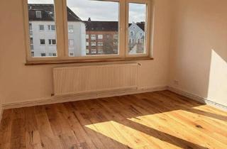 Wohnung kaufen in 24105 Blücherplatz, Provisionsfrei! Frisch renovierte 3 Zimmer Wohnung mit Balkon nahe Blücherplatz und Förde