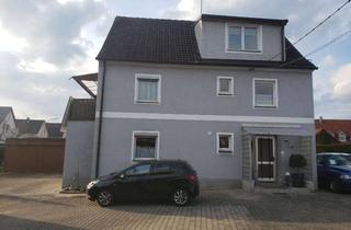 Haus kaufen in Richard-Wagner-Straße 17, 93128 Regenstauf, Älteres Zweifamilienhaus mit Garagen und Nebengebäuden