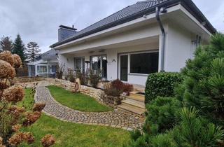 Einfamilienhaus kaufen in 56170 Bendorf, Ihr neues Zuhause mit Urlaubsgefühl- stilvolles Einfamilienhaus mit Pool, Sauna + Fitness in Bendorf/Rhein