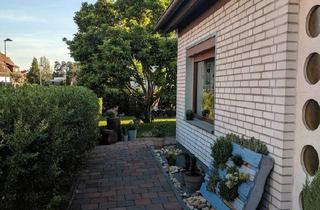 Einfamilienhaus kaufen in 90537 Feucht, Feucht - Bungalow mit 3 Zimmern und 400 m² Grundstück - Provisionsfrei