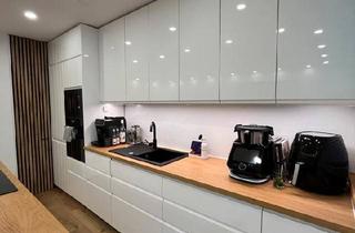 Wohnung kaufen in 53757 Sankt Augustin, Sankt Augustin - Kernsanierte 2- Zimmer Wohnung mit Balkon in ruhiger Parkanlage