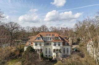 Wohnung kaufen in 14532 Kleinmachnow, Kleinmachnow - Eleganz trifft Geschichte: Traumhafte Altbauwohnung in klassizistischem Palais