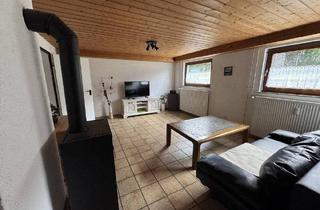 Wohnung kaufen in Metzinger Straße 97, 72581 Dettingen, Dettingen - Souterrainwohnung, große Wohnküche, innenliegender Gewölbekeller, möbliert, provisionsfrei