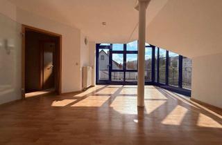 Wohnung kaufen in 66119 Saarbrücken, Lichtdurchflutete Maisonette-Wohnung mit Tiefgaragenstellplatz in St. Arnual!