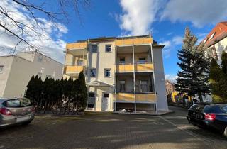 Wohnung kaufen in 01279 Laubegast, Schöne Aussichten! Große Küche mit EBK, Bad mit Fenster, großer Balkon und Pkw-Stellplatz!