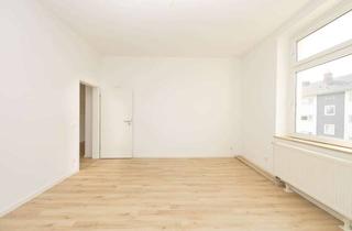Wohnung kaufen in 50939 Klettenberg, Ein Schmuckstück: stillvoll und frisch sanierte Altbauwohnung mit Balkon und Garten-provisionsfrei