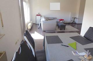 Wohnung kaufen in 57074 Siegen, Gute Rendite: Vermietete 2,5 Zimmer Wohnung mit Balkon in kleiner und ruhiger Wohneinheit